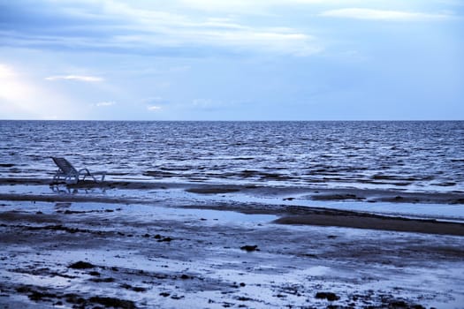 The sunbed and the cold north sea