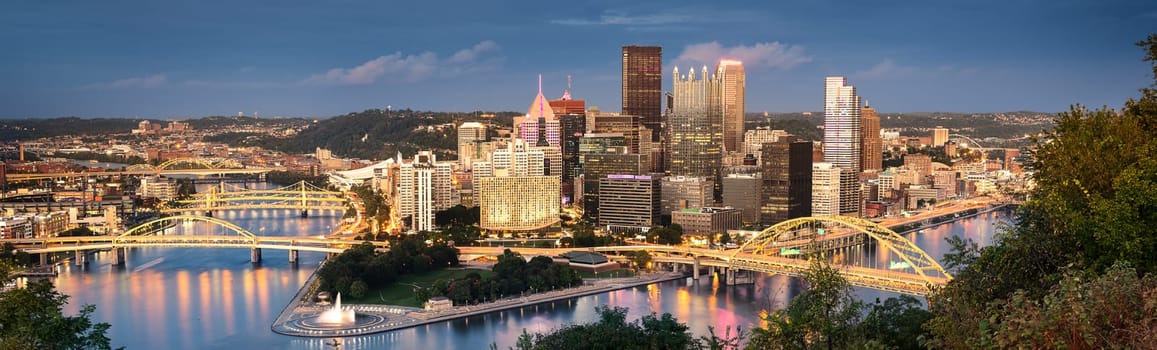 Evening view of Pittsburgh from the top of the Duquesne Incline in Mount Washington, Pittsburgh, Pennsylvania.