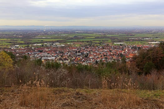 View down to Dossenheim on the Bergstraße and Mannheim in the Rhine plain