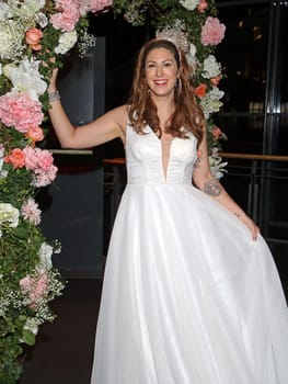 Til Schweiger und Braut Madita van Huelsen,.Bride wanted Til Schweiger surprised female fans on the occasion of his new film The Wedding , CinemaXX Hamburg on January 22nd, 2020
