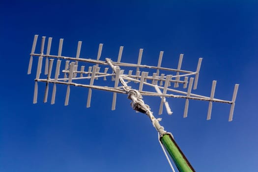 analog Antenna and blue sky