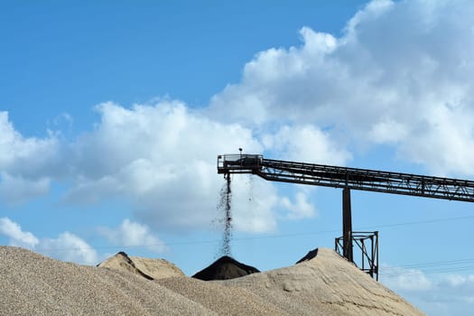 Sand extraction in a gravel plant