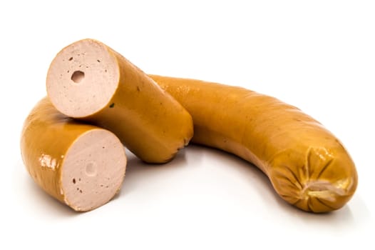 La Sarre Lyoner est considérée comme une spécialité régionale. Au niveau régional, à l'inverse, une saucisse de viande avec un dépôt, comparable à Mortadella comme "Lyoner"" offert."