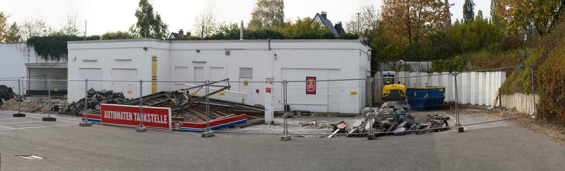 HEILIGENHAUS, NRW, GERMANY - OCTOBER 19, 2018: Demolition of the petrol station in Heiligenhaus behind the Real supermarket
