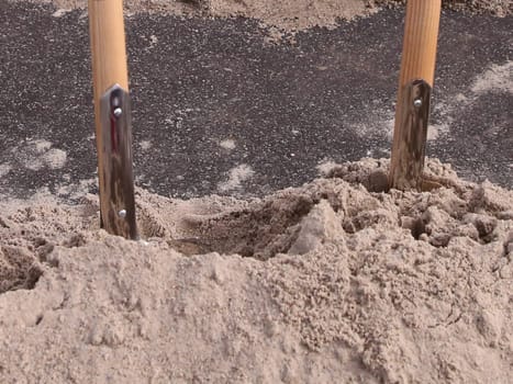 spade in the sand mountain