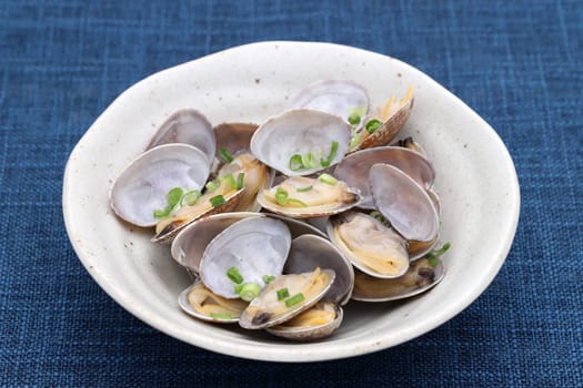 Japanese traditional cuisine, Sake steamed clams, Sakamushi, on table
