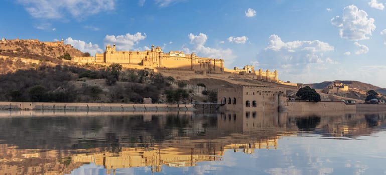 Amber Fort panorama, view from the lake, Jaipur, India.