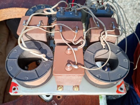 Acoustic filter - crossover, Amphiton 35AC-018 vintage acoustic system. Capacitors and coils on the circuit board.