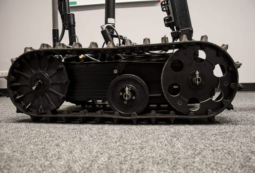 Search and rescue robot unit with tracks