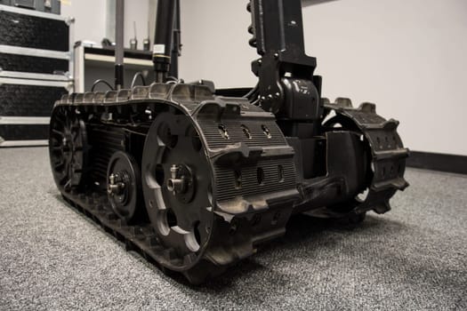 Search and rescue robot unit with tracks
