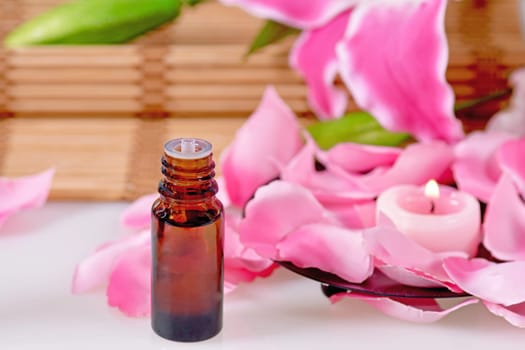 Composition with aromatic oils for treatment and massage