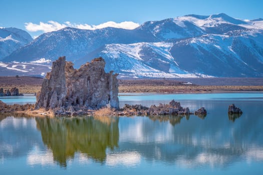Mono Lake with its amazing Tufa towers - travel photography