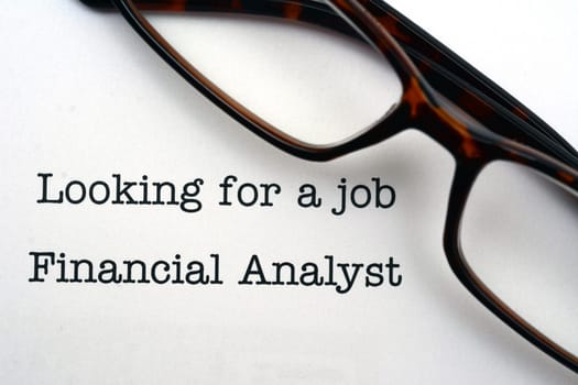 Looking for a job financial analyst