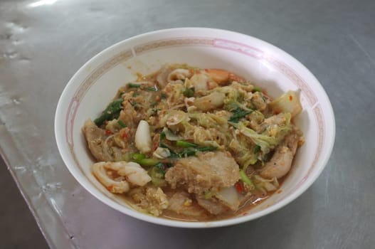 Dry Suki with pork and vegetables (Thai style) served with spicy sauce