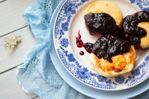 cheesecakes or pancakes from cottage cheese with jam