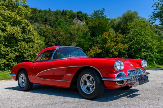 Vintage Chevrolet Corvette C1,year of construction 1959,displacement 5700 ccm,V-8 engine,power 300 hp,front right view