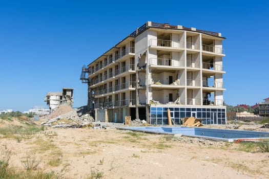Illegal construction on the coastal side, demolition of the hotel complex