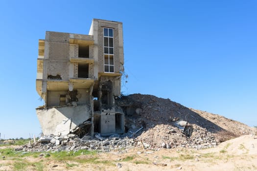 Demolition of an illegally built house in the riverside
