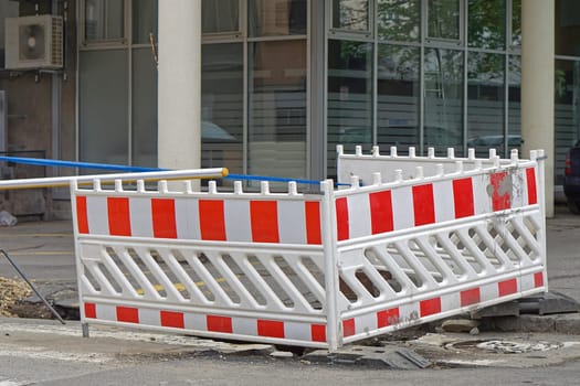 Construction barrier safety at street works