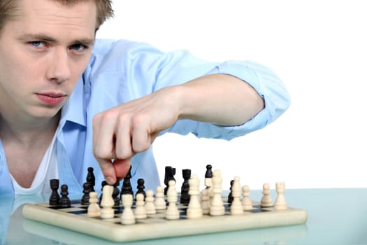 Man paying chess