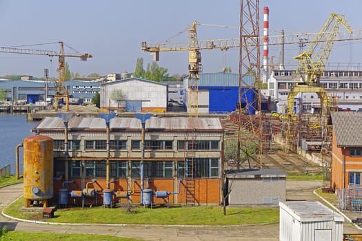 Shipyard for repair and maintenance vessels at river docklands