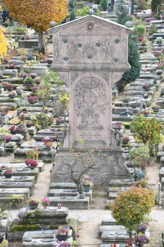 In the Nuremberg district of St. Johannis is the Johannisfriedhof. The Stations of the Cross of Adam-Kraft were built in 1506-1508. Famous personalities are buried in the cemetery.