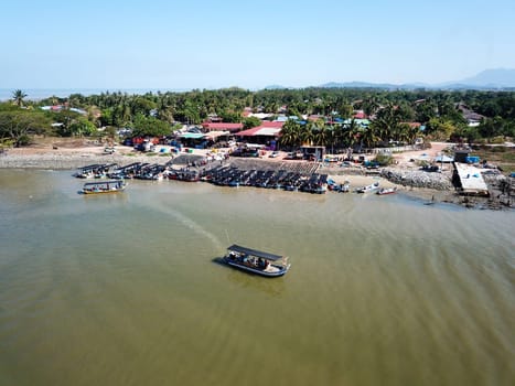 Fishing boat leave pasar bisik-bisik.