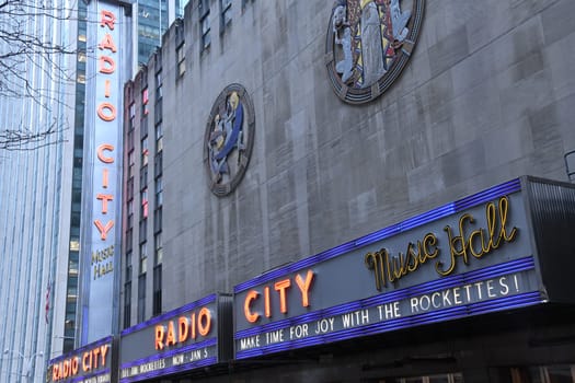 In the Radio City Music Hall in New York the world-famous "Radio City Christmas Spectacular"" can be seen."