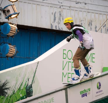 ROSTOV-ON-DON, RUSSUA- SEPTEMBER 14 - The athlete jumps on a snowboard on a holiday company Megafon September 14, 2013 in Rostov-on-Don