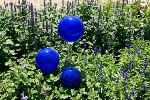 Blaue Rosenkugeln