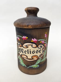 Teedose, Kraeuterdose, Tee, Zitronenmelisse  Melissa  officinalis  Melisse  Dose