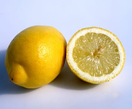 Zitrone, Citrus limon, Exotische Frucht, Südfrüchte.