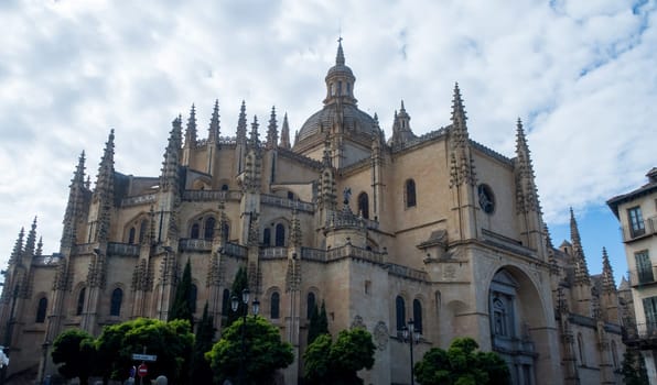 Beautiful shot of the Segovia Cathedral, a Gothic-style Roman Catholic cathedral in Spain