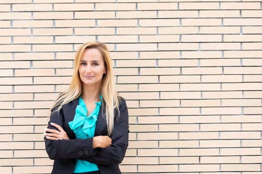 A young and professional business woman outdoors
