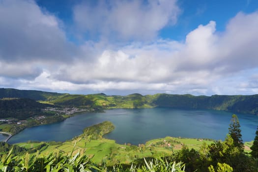 The astonishing Lagoon of the Seven Cities (Lagoa das 7 cidades) - Azores - Portugal