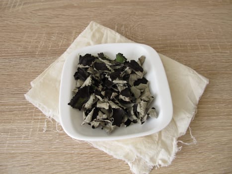 Dried fermented blackberry leaves for homemade black tea