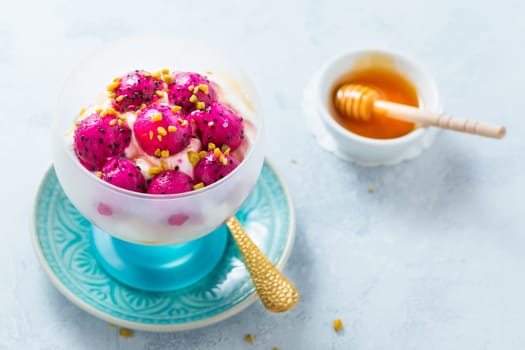 White Greek Yogurt with dragon fruit (Pitaya) and sweet honey