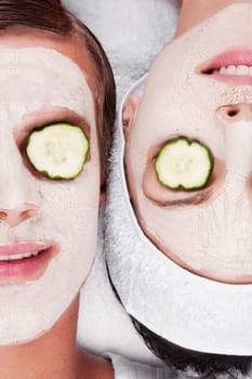 Cucumber slices on a coupleŽs eyes