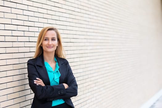 A young and professional business woman outdoors