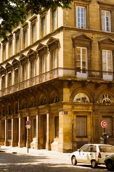 Building in a street, Rue Ferrere, Allees de Chartres, Bordeaux, France