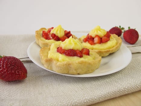 Strawberry Pudding Tartelettes