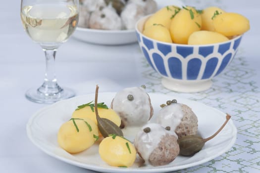 Königsberger Klopse with capers and sauce
