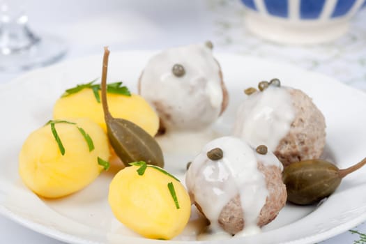 Königsberger Klopse with capers and sauce