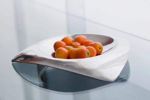 Close-up of oranges in a bowl