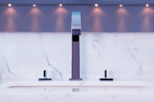 Close_up of a faucet on a bathtub