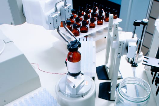 Preparation of artificial flavor samples with the help of robotic arms