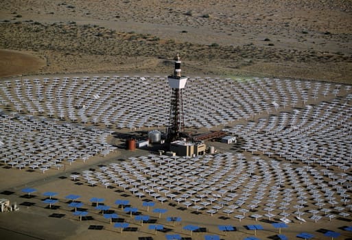 Field of solar-power 10 megawatt heliostat mirrors, Daggett, California