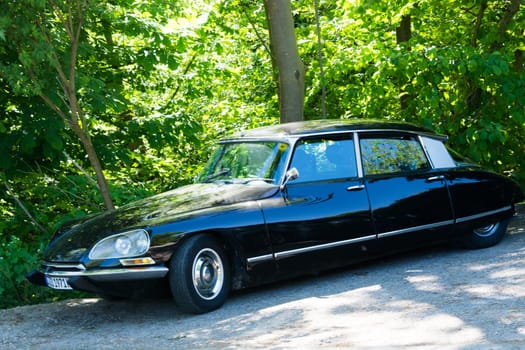 HEILIGENHAUS, NRW, GERMANY - MAY 06, 2018: ...Citroën DS 21 classic French luxury convertible. Photographed during a walk.