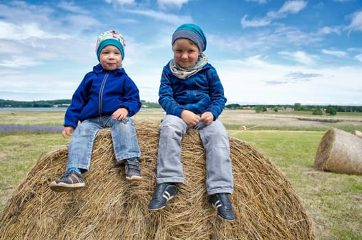 Children on hay bales, Ruegen island