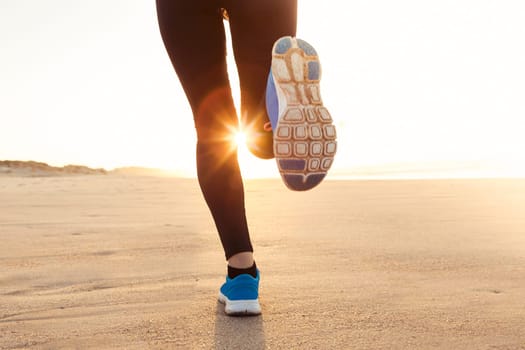 Runner woman tying the shoelaces